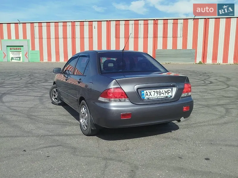 Mitsubishi Lancer