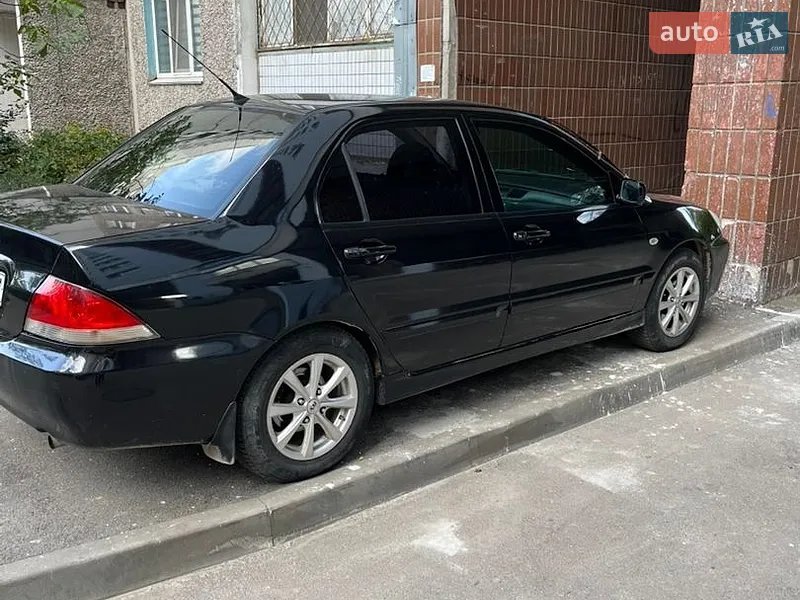 Mitsubishi Lancer