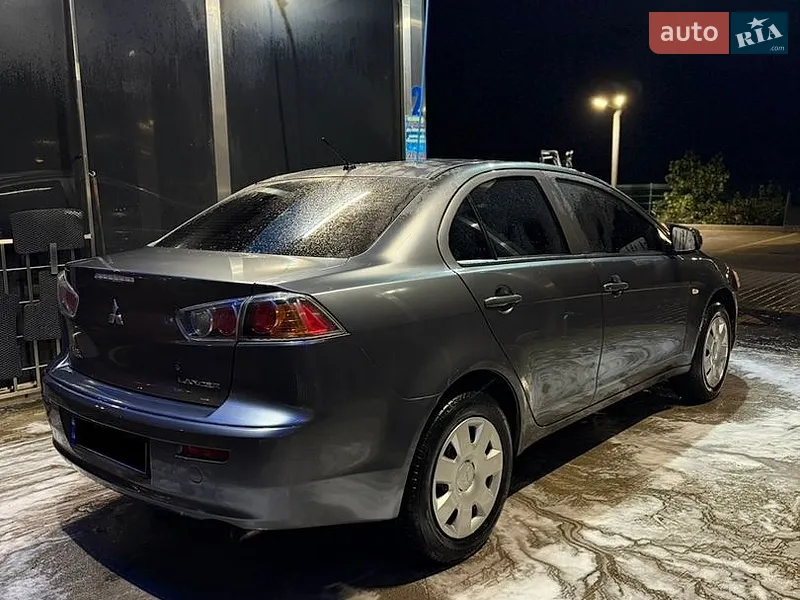 Mitsubishi Lancer
