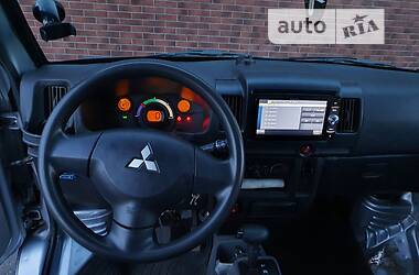Минивэн Mitsubishi Minicab 2012 в 