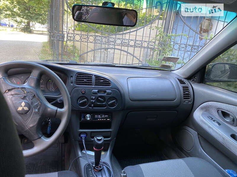 Седан Mitsubishi Mirage 2001 в Одессе