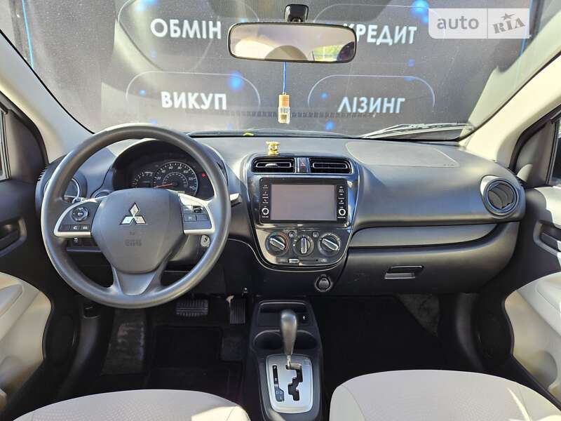 Седан Mitsubishi Mirage 2019 в Києві