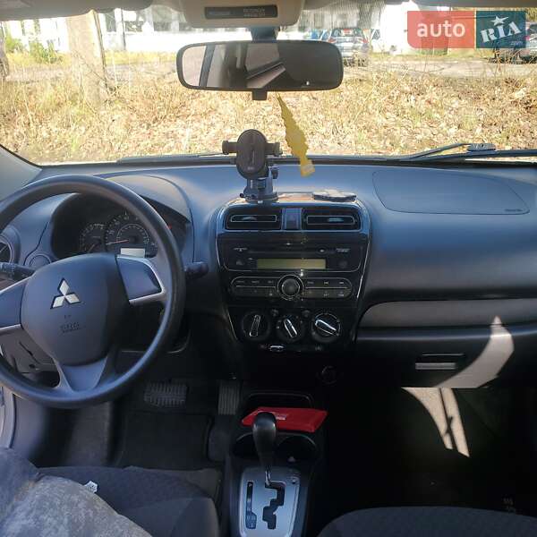 Хэтчбек Mitsubishi Mirage 2017 в Дрогобыче