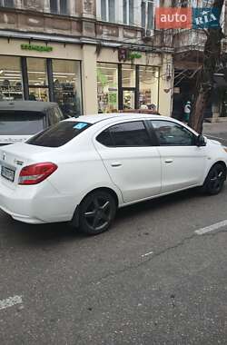 Седан Mitsubishi Mirage 2017 в 