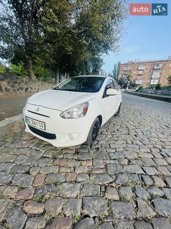 Хэтчбек Mitsubishi Mirage 2014 в Николаеве