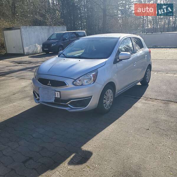 Хэтчбек Mitsubishi Mirage 2017 в Дрогобыче