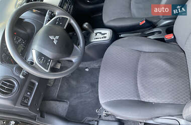 Хэтчбек Mitsubishi Mirage 2020 в 