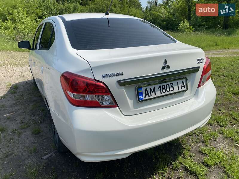 Седан Mitsubishi Mirage 2018 в Бердичеве