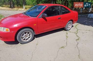 Хэтчбек Mitsubishi Mirage 2002 в 