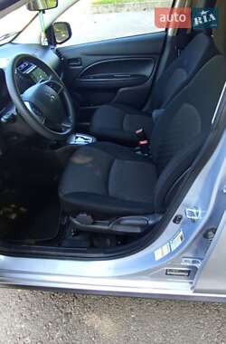 Хэтчбек Mitsubishi Mirage 2021 в 