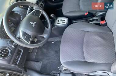 Хэтчбек Mitsubishi Mirage 2020 в 