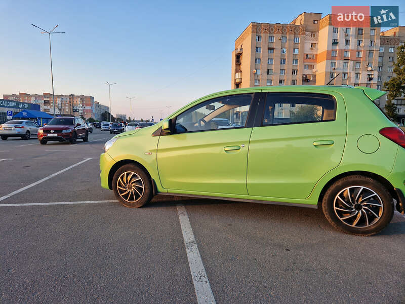 Хетчбек Mitsubishi Mirage 2014 в Кропивницькому