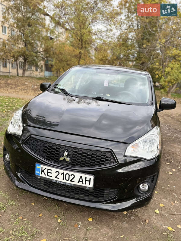 Седан Mitsubishi Mirage 2020 в Кривом Роге фото Седан Mitsubishi Mirage 2020 в Кривом Роге