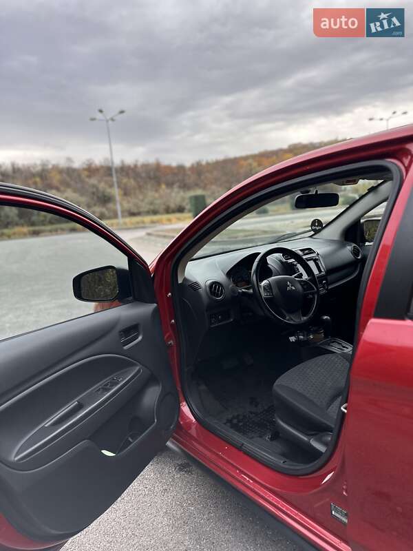 Хэтчбек Mitsubishi Mirage 2015 в Днепре