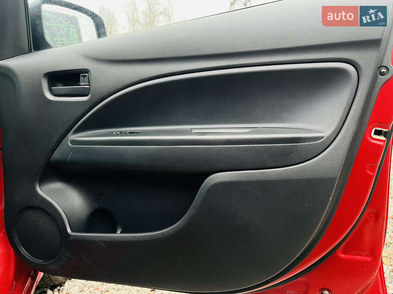 Седан Mitsubishi Mirage 2019 в Харкові