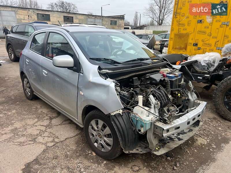 Mitsubishi Mirage 2015