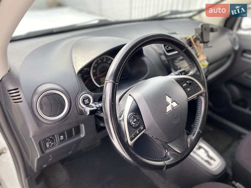 Хэтчбек Mitsubishi Mirage 2013 в Харькове