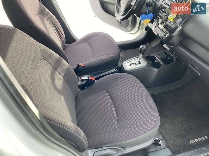 Хэтчбек Mitsubishi Mirage 2013 в Харькове