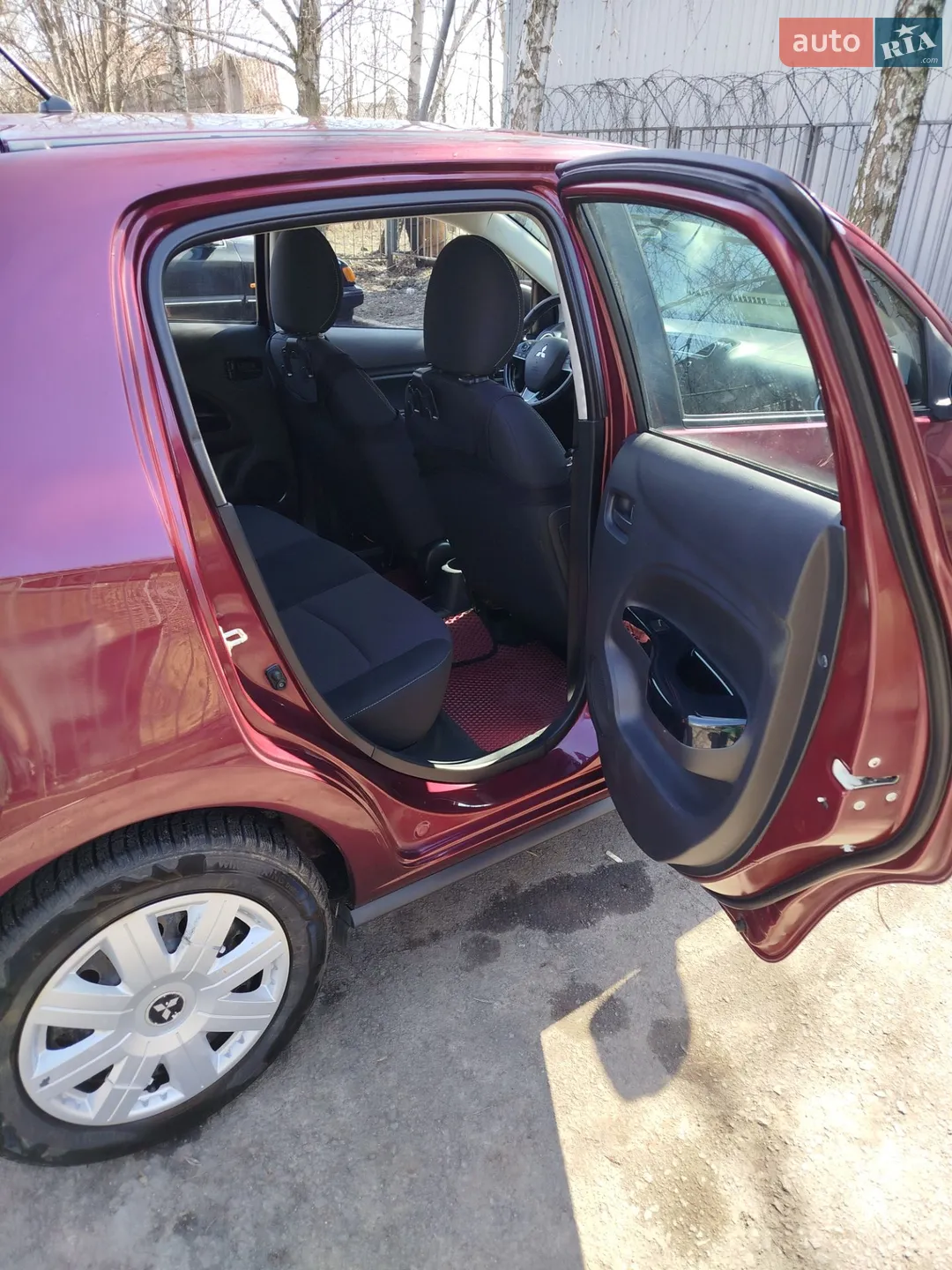 2017 Mitsubishi Mirage - мініатюра 13