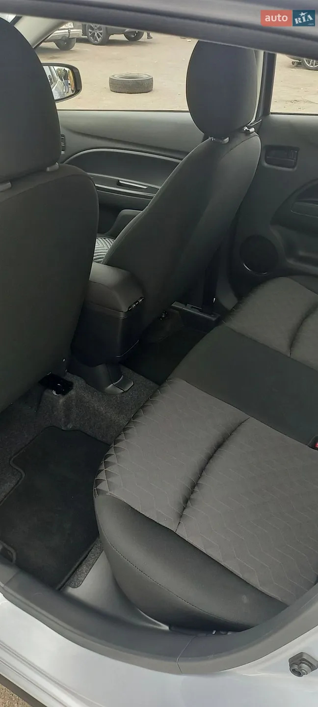 2021 Mitsubishi Mirage - мініатюра 17