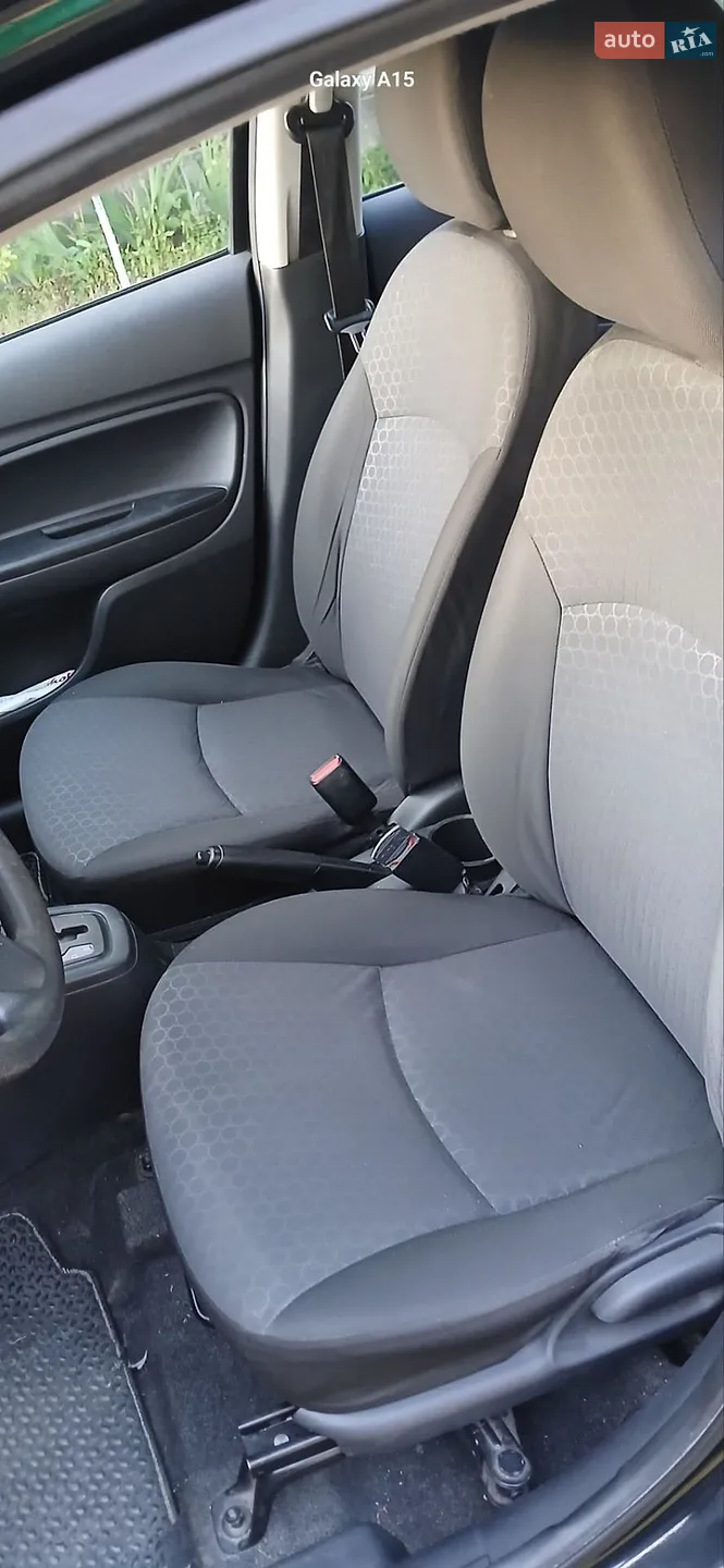 2013 Mitsubishi Mirage - мініатюра 15
