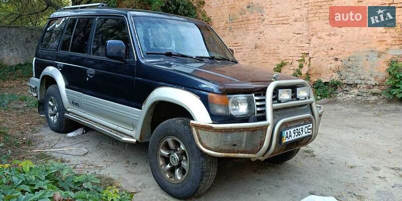 Внедорожник / Кроссовер Mitsubishi Montero 1995 в Киеве