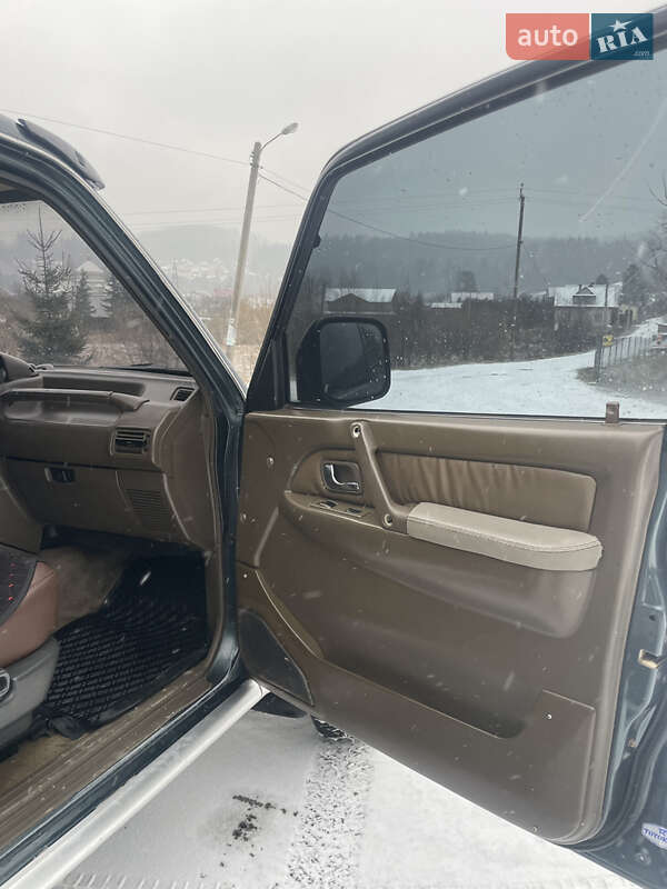 Внедорожник / Кроссовер Mitsubishi Montero 1995 в Микуличине