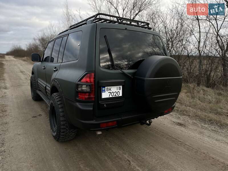 Внедорожник / Кроссовер Mitsubishi Montero 2000 в Костополе