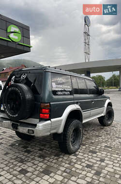 Внедорожник / Кроссовер Mitsubishi Montero 1995 в 