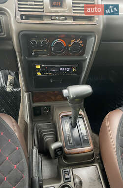 Внедорожник / Кроссовер Mitsubishi Montero 1995 в 