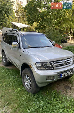 Позашляховик / Кросовер Mitsubishi Montero 2000 в Києві