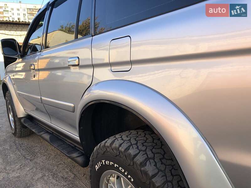 Внедорожник / Кроссовер Mitsubishi Nativa 2008 в Харькове