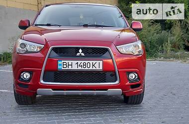 Внедорожник / Кроссовер Mitsubishi Outlander Sport 2011 в Одессе