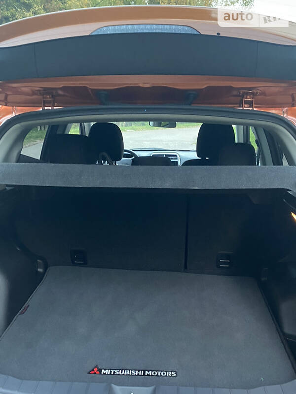 Внедорожник / Кроссовер Mitsubishi Outlander Sport 2019 в Львове