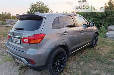 Позашляховик / Кросовер Mitsubishi Outlander Sport 2018 в Одесі