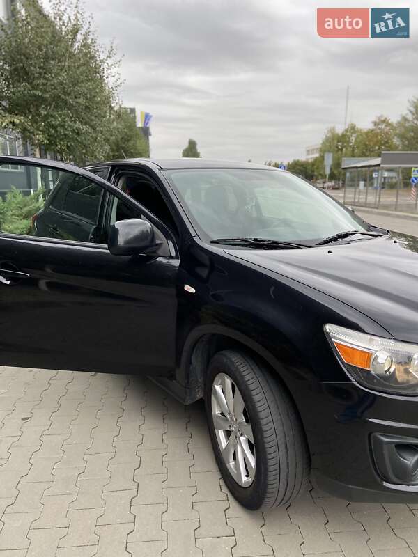 Внедорожник / Кроссовер Mitsubishi Outlander Sport 2015 в Белой Церкви