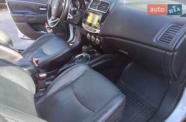 Внедорожник / Кроссовер Mitsubishi Outlander Sport 2014 в 
