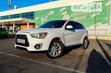 Внедорожник / Кроссовер Mitsubishi Outlander Sport 2015 в Николаеве