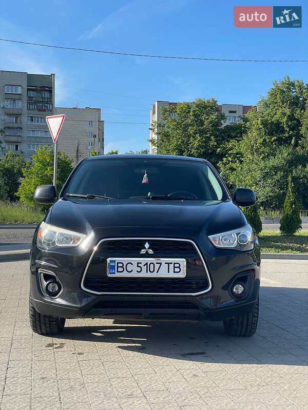 Позашляховик / Кросовер Mitsubishi Outlander Sport 2013 в Дрогобичі