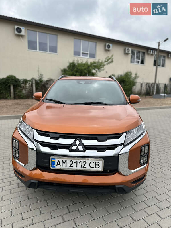 Позашляховик / Кросовер Mitsubishi Outlander Sport 2019 в Житомирі