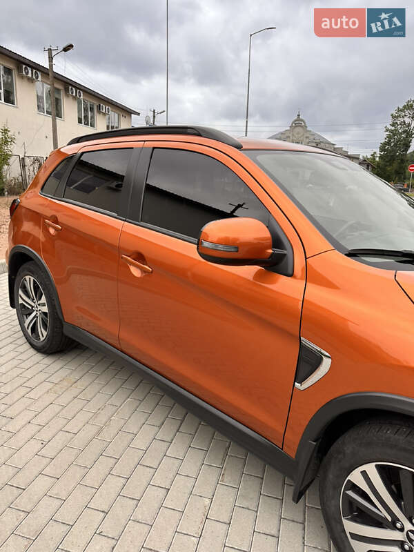 Позашляховик / Кросовер Mitsubishi Outlander Sport 2019 в Житомирі