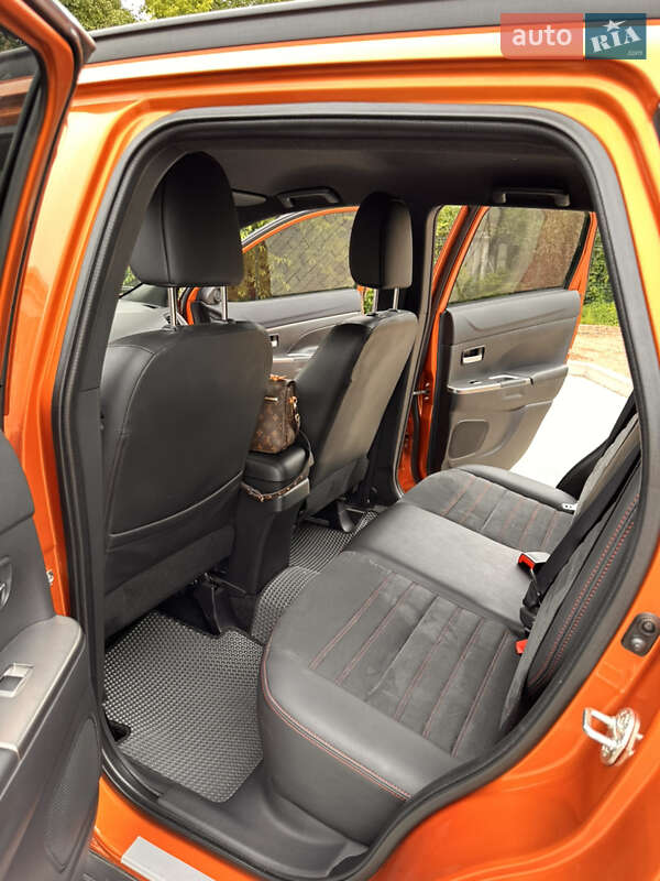 Позашляховик / Кросовер Mitsubishi Outlander Sport 2019 в Житомирі