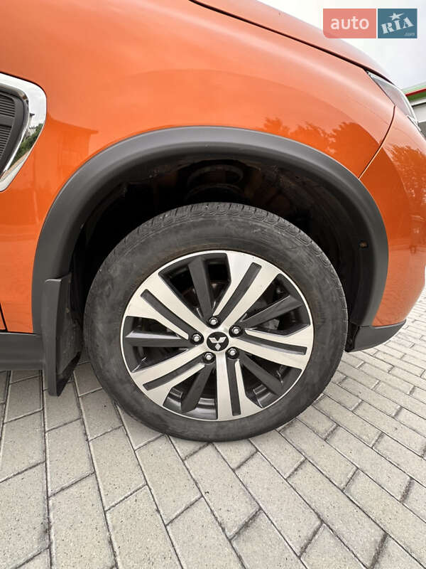 Позашляховик / Кросовер Mitsubishi Outlander Sport 2019 в Житомирі