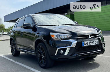 Позашляховик / Кросовер Mitsubishi Outlander Sport 2018 в Києві