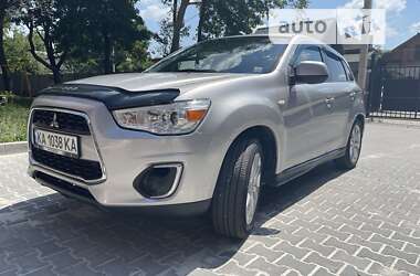 Внедорожник / Кроссовер Mitsubishi Outlander Sport 2012 в Ивано-Франковске