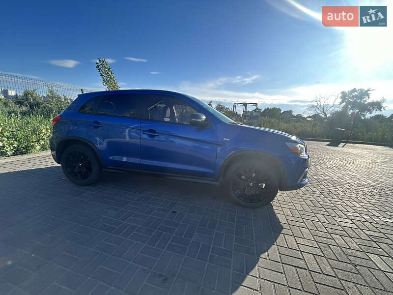 Внедорожник / Кроссовер Mitsubishi Outlander Sport 2018 в Днепре