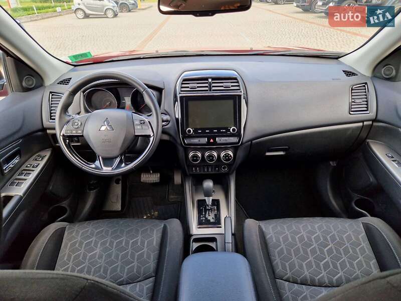 Внедорожник / Кроссовер Mitsubishi Outlander Sport 2019 в Ужгороде