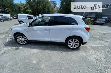 Внедорожник / Кроссовер Mitsubishi Outlander Sport 2015 в Киеве