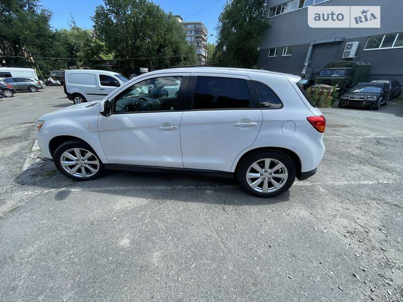 Внедорожник / Кроссовер Mitsubishi Outlander Sport 2015 в Киеве фото Внедорожник / Кроссовер Mitsubishi Outlander Sport 2015 в Киеве