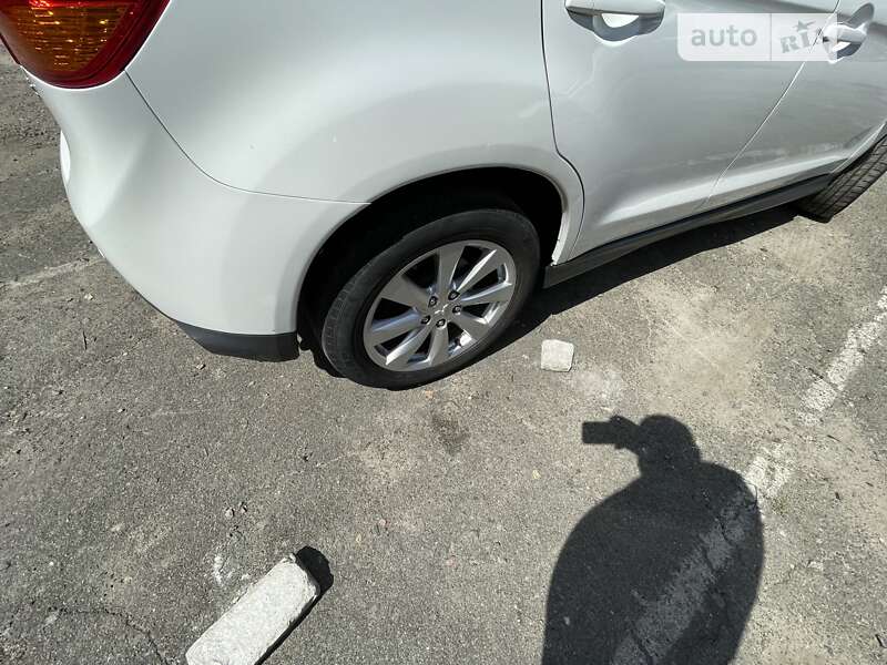Внедорожник / Кроссовер Mitsubishi Outlander Sport 2015 в Киеве фото 6 Внедорожник / Кроссовер Mitsubishi Outlander Sport 2015 в Киеве